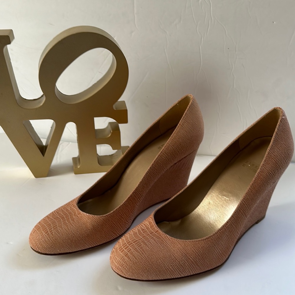 Stuart Weitzman Salmon Color Wedges Heels Women’s Shoes Size 11M